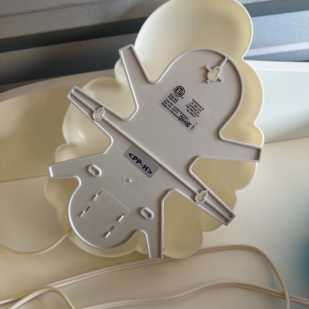 IKEA • Cloud Wall Light - Picture 2 of 3